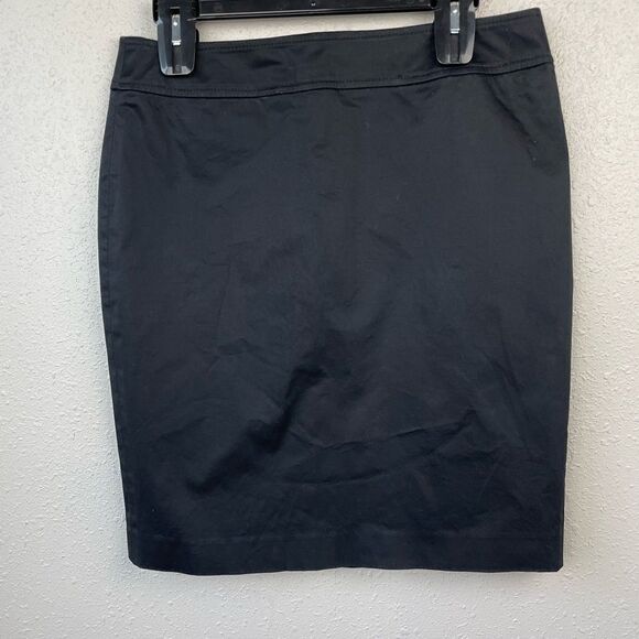 LOFT Black Midi Skirt Size 8 EUC - Picture 1 of 5